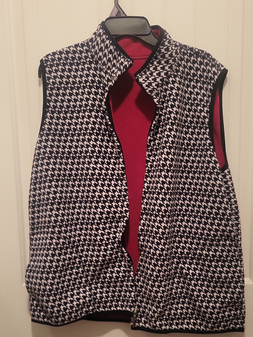 Womens Houndstooth Print Reversable Vest